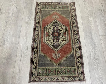 Turkish small rug, Vintage rug, Doormat rug, Kitchen rug, Oushak rug, Bohemian rug, Handmade rug, Oriental rug, Boho wool rug, 1.8 x 3.3 ft