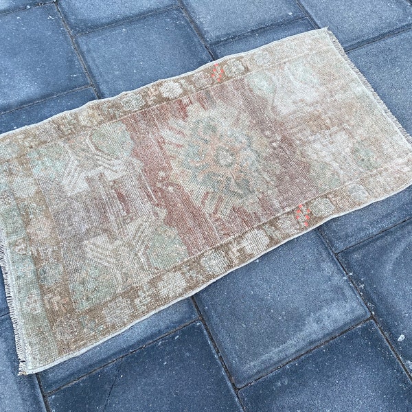 Antique rug, Small rug, Bath rug, Oushak rug, Muted rug, Turkish rug, Vintage rug, Wool rug, Decor rug, Boho rug, 1.6 x 3.0 ft = 50x90 cm