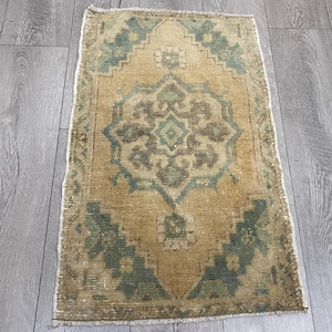 Faded orange rug, Antique rug, Turkish rug, Small rug, Vintage rug, Kitchen rug, Doormat rug, Oushak rug, Handmade rug, Wool rug, 1.7x2.7 ft