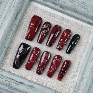 Gothic Deep Red and Black Coffin Press On Nail,Intricate Vein and Cross Pattern Fake Nail for Parties or Gothic Style Fashion Events