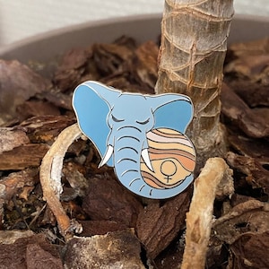 Enamel Pin Elephant Venus - ASTRAL ANIMALS COLLECTION / blackmarmot / blackmarmotshop / black marmot