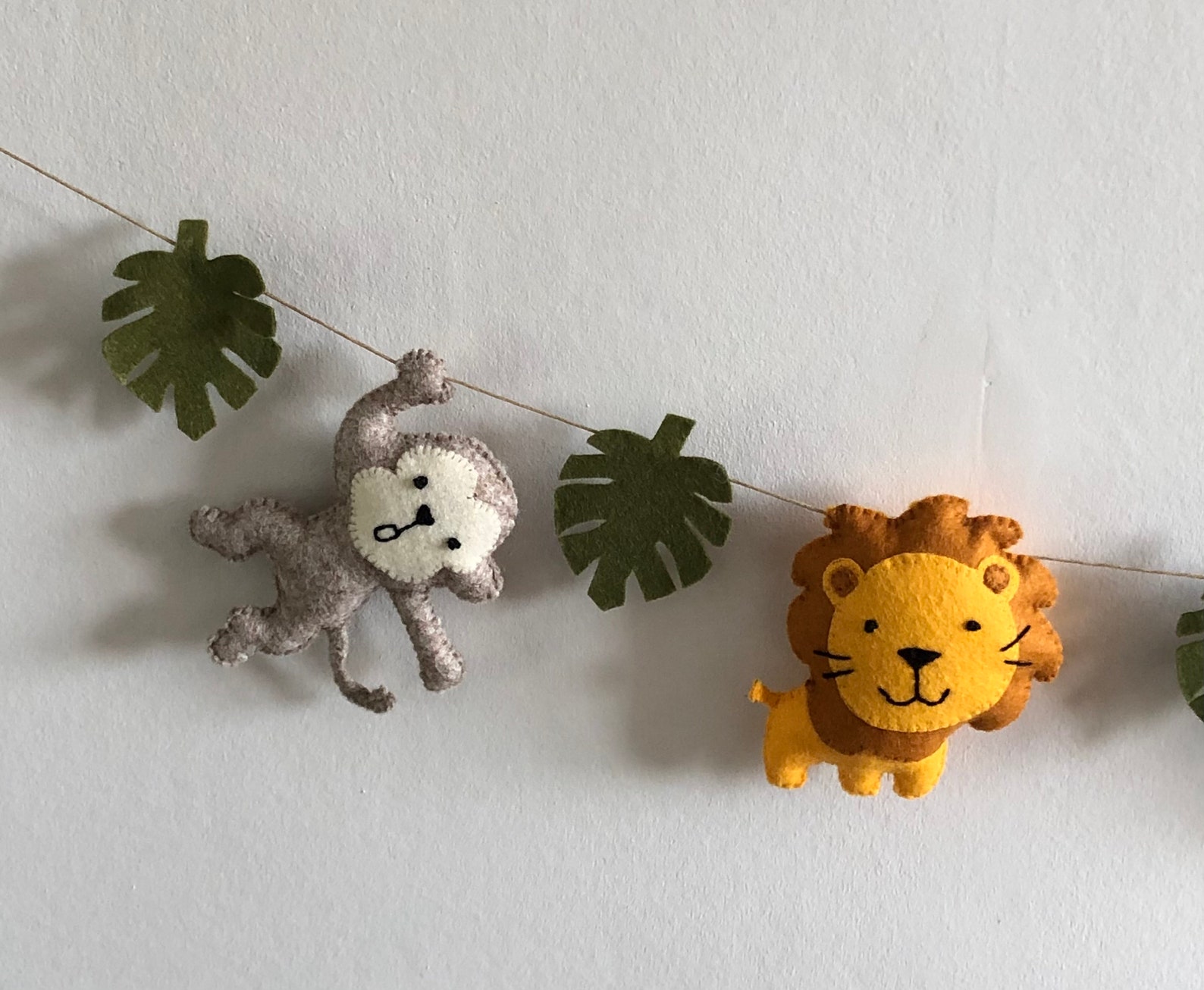 safari animal garland