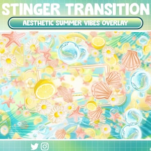 Op de afbeelding: Een digitale illustratie van een zomers tafereel met verschillende elementen, waaronder citroenen, schelpen, zeesterren en bubbels. De achtergrond is een lichtblauwe en groene gradiënt met een witte overlay. De tekst "STINGER TRANSITION" en "AESTHETIC SUMMER VIBES OVERLAY" is zichtbaar bovenaan de afbeelding.