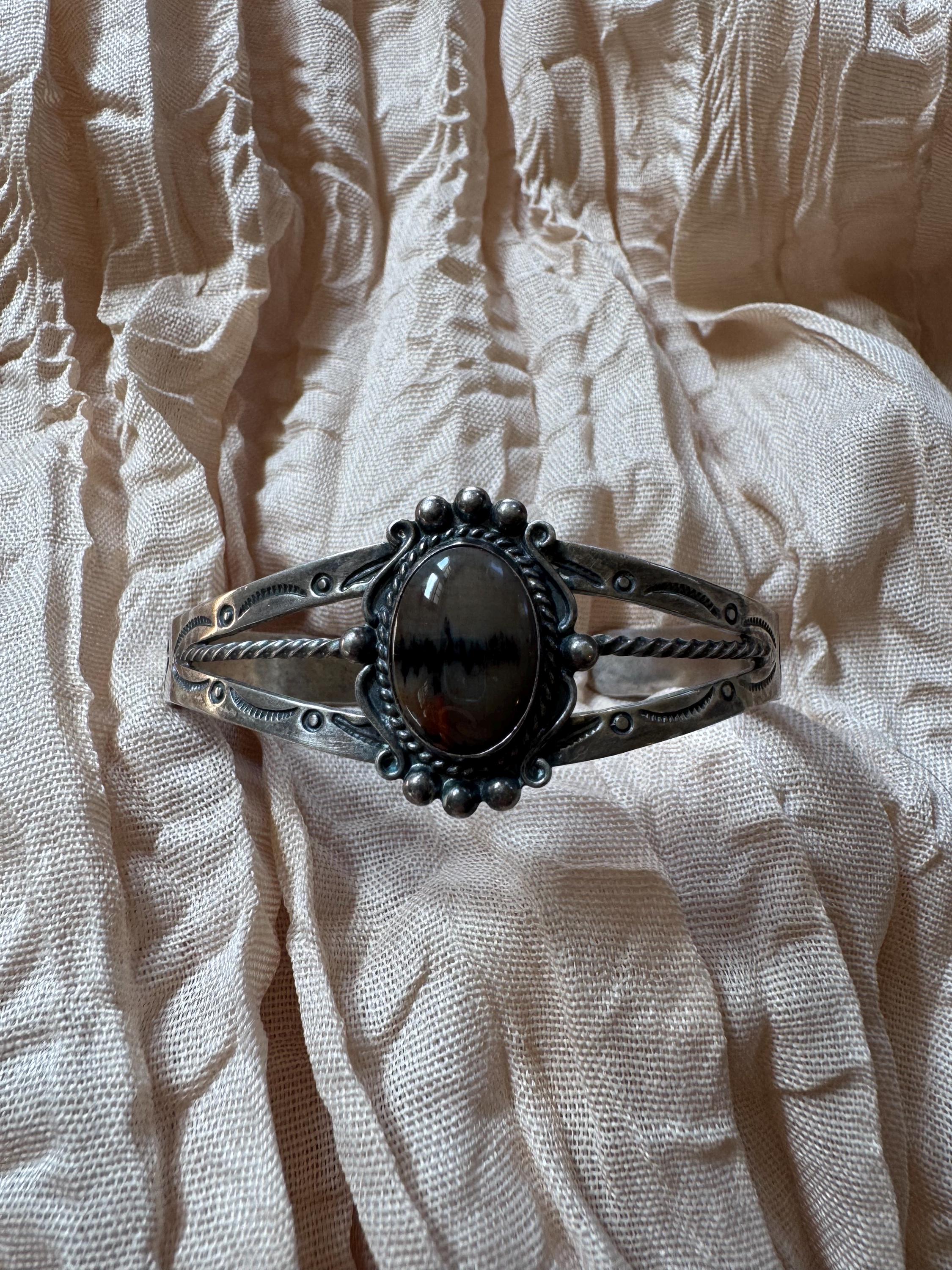 Bell trading post - Etsy 日本