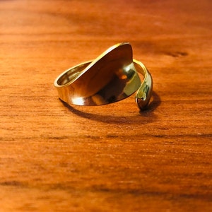 Vintage gold-plated ring made of specially shaped stainless steel, adjustable in size