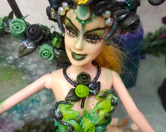 Boneca de arte personalizada inspirada em Medusa: Melina, boneca de argila de polímero OOAK