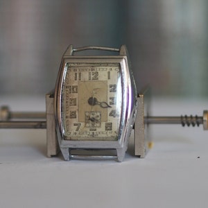 1920-30&#39;s   art deco mechanical wind up  watch -not working