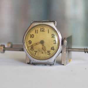1920-30&#39;s   art deco mechanical wind up  watch -not working