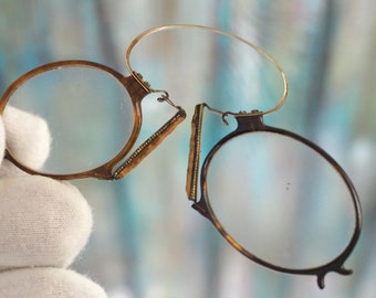 C-bridge pince nez spectacles, Antique European eye glasses,  late 1800 early 1900s , perfect condition, antique spectacles