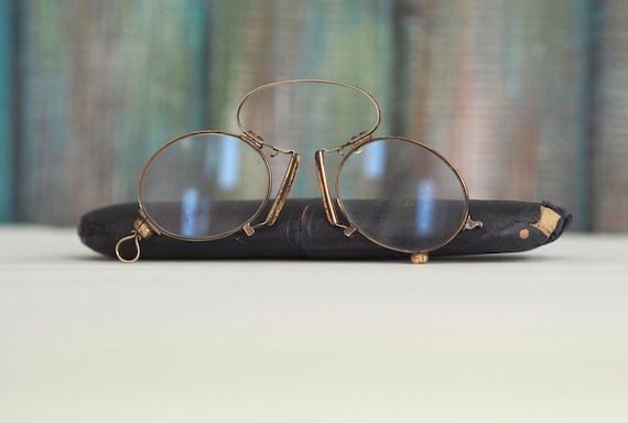 C-bridge Pince Nez Spectacles, Antique European Eye Glasses, Late