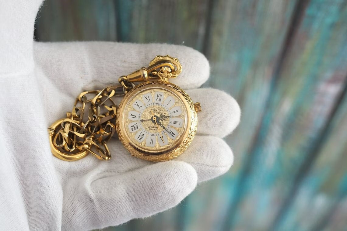 MENTOR - Swiss made alarm pocket watch Swiss made mechanical wind up pocket watch - mint condition