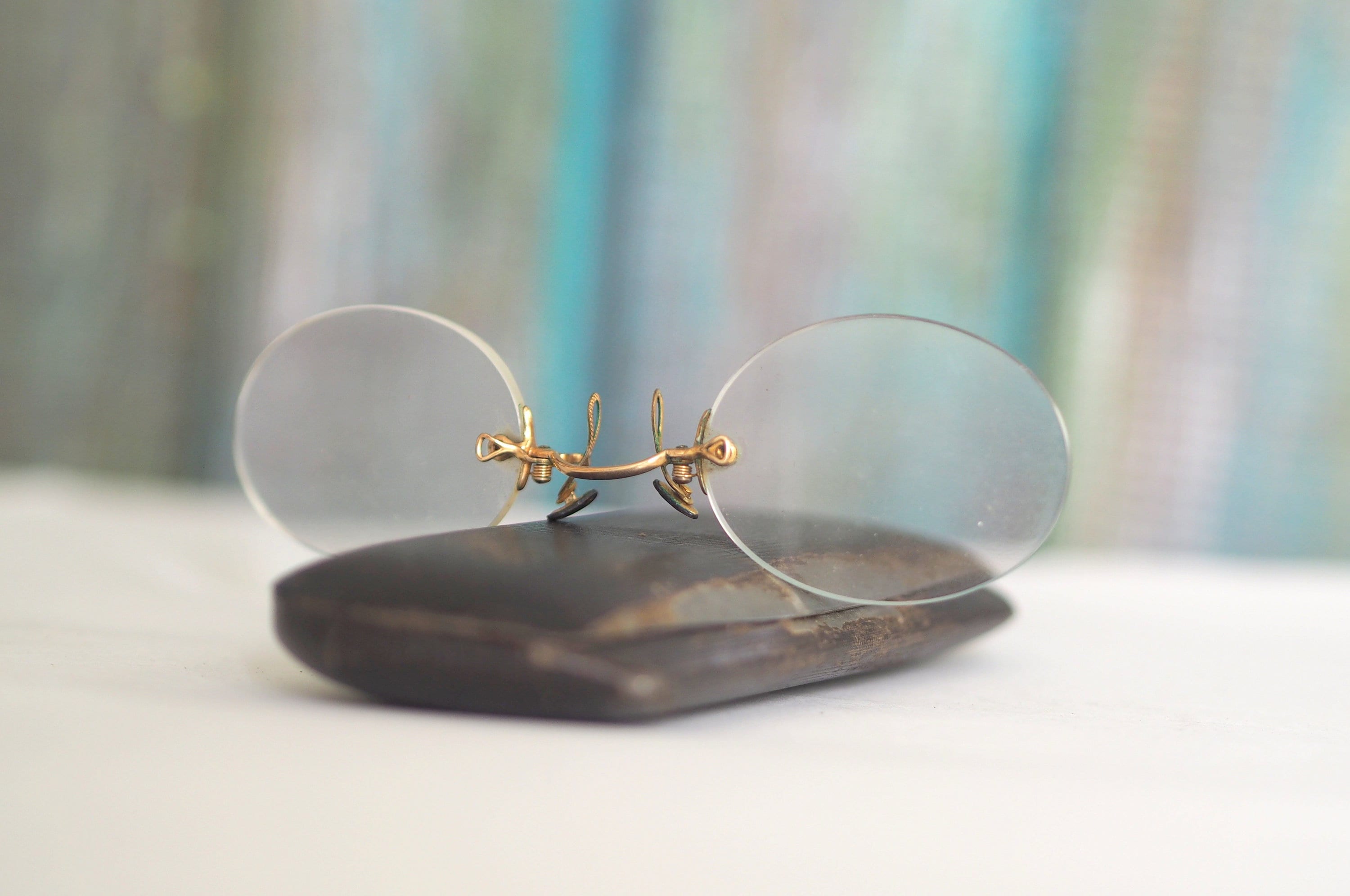 YM w.zyl rim fingerpiece pince-nez USA c 1920's., This youn…