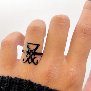 Satanic sigil of Lucifer ring | Black goth ring | Witchy aesthetic rings | Horror jewelry | Satan non tarnish ring | Magic ring |Alt jewelry