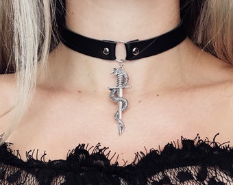 Snake choker necklace,black velvet choker,snake choker,viper choker,snake necklace,snake charm,gothic choker,serpent choker,snake jewelry