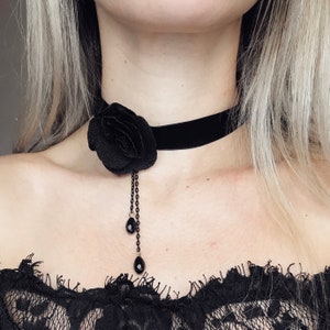 Black flower choker- black rose choker - velvet rose - gothic jewelry goth choker - Victorian style vintage choker necklace - steampunk