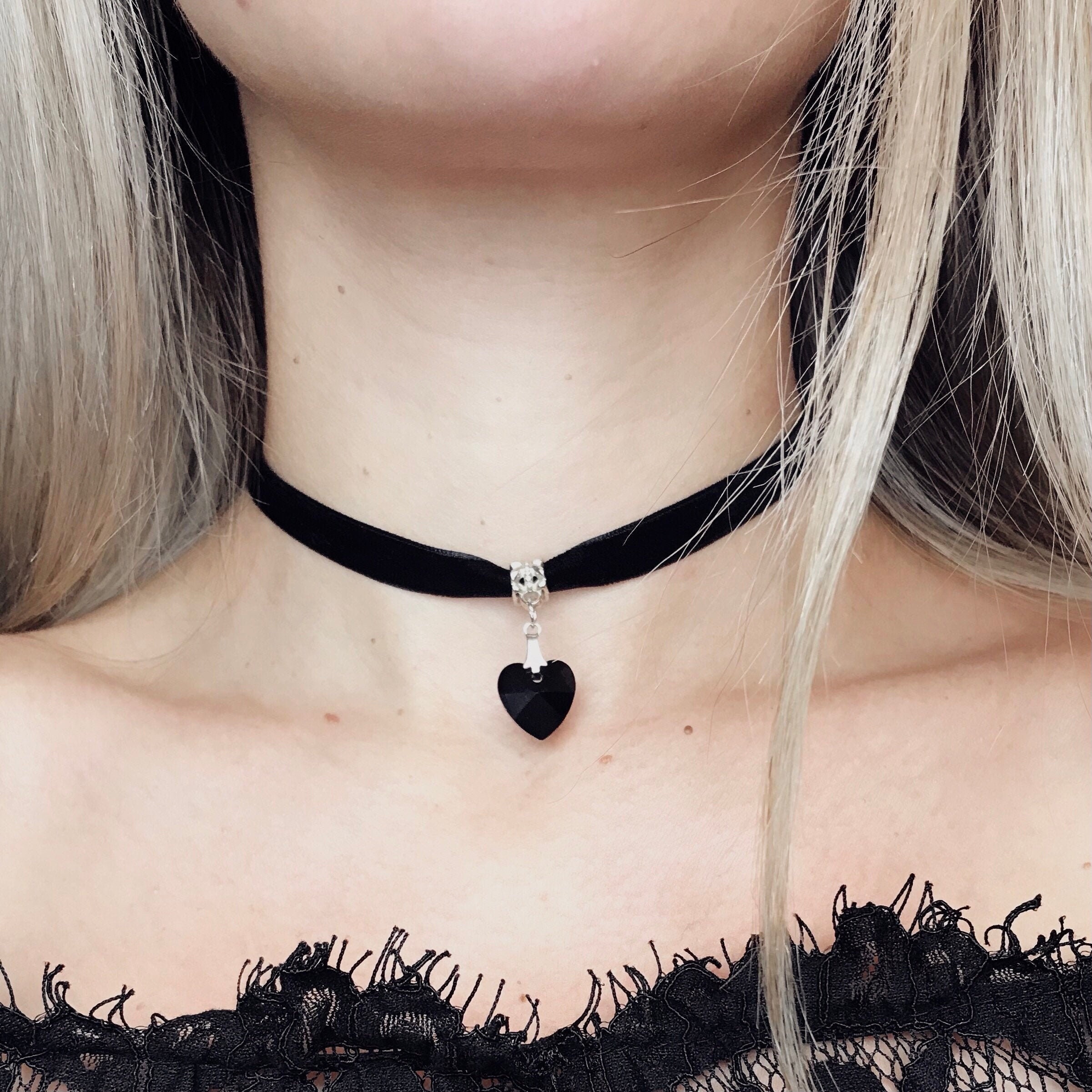 EVILD Layered Choker Black Heart Pendant Choker Necklace Halloween Goth  Short Necklaces Tattoo Party Chokers for Women and Girls