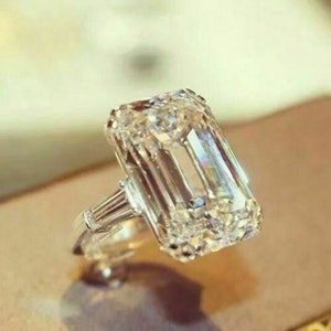 7 Ct Emerald & Baguette Cut White Diamond Three Stone Engagement Wedding Cross Double Prong Sets Ring, Solitaire Engagement Rings, Jewellery
