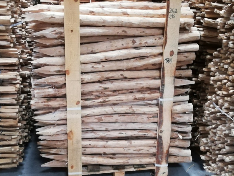 Sharpened Hazelnut Wood Fence Post: Natural Garden Border - Etsy