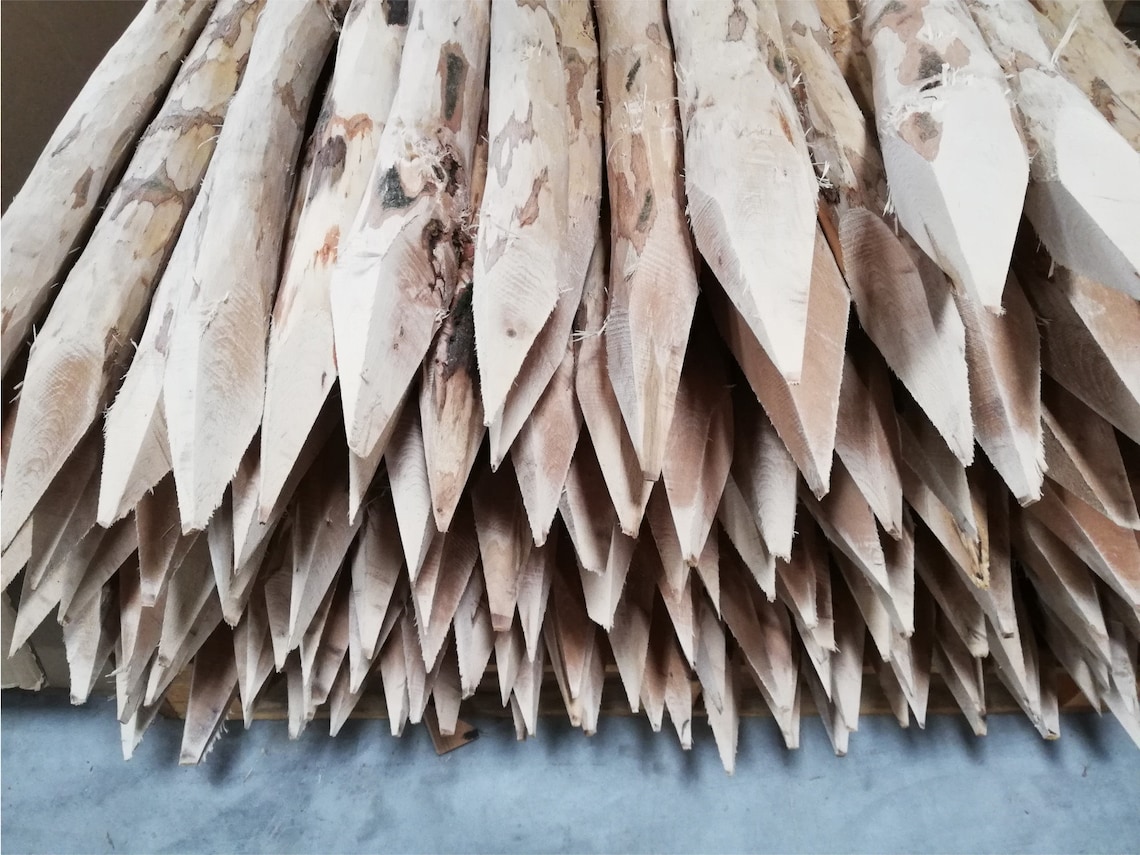 Sharpened Hazelnut Wood Fence Post: Natural Garden Border - Etsy