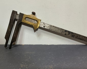 Antiguo calibrador Vernier, calibrador, reglas de medición, herramientas antiguas, mediciones precisas,