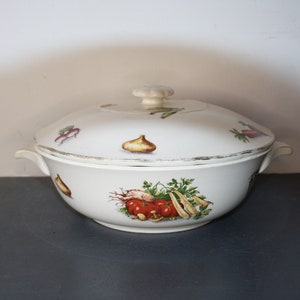 Old soup tureen, rare soup tureen, Shabby chic, tableware, soup, Art Deco, Round dish, vintage soup tureen in Digoin & Sarreguemines style, tureen