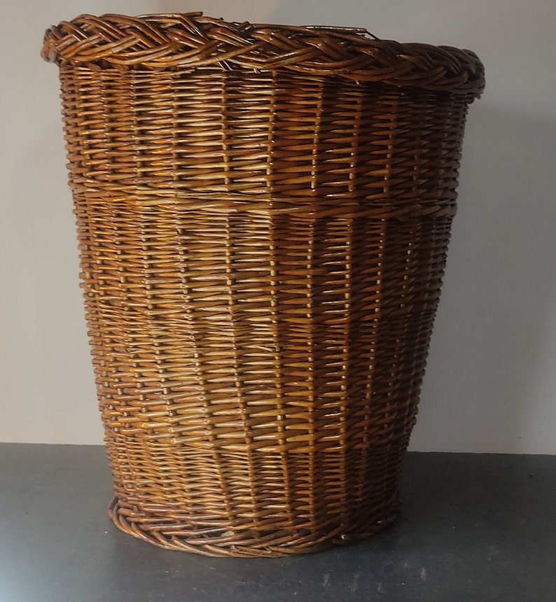 Ancienne grande corbeille en osier vernis, panier à linge, vannerie, rotin, rangement, made in France zdjęcie 2