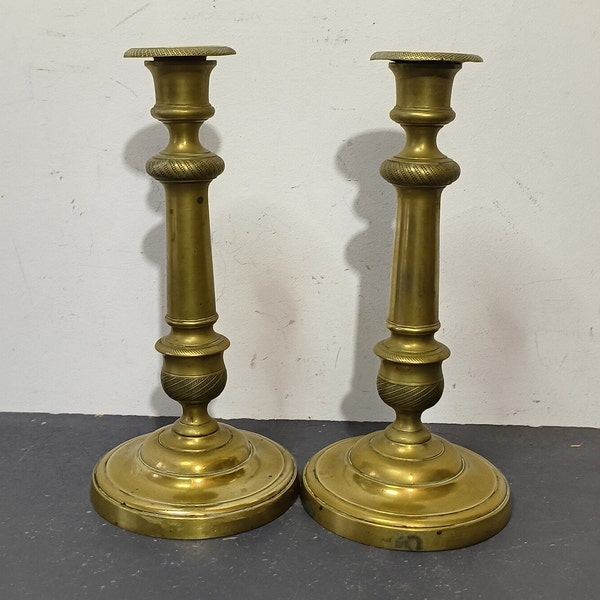 Ancienne Paire de bougeoirs en laiton bronze, Anciens chandeliers, Bougies, candélabres, support bougies