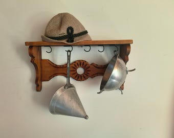 フランス製のアンティークなヴィンテージ木製壁掛けコーナーシェルフ