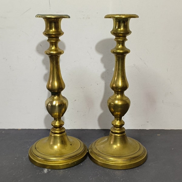 Ancienne Paire de bougeoirs en laiton bronze, Anciens chandeliers, Bougies, candélabres, support bougies