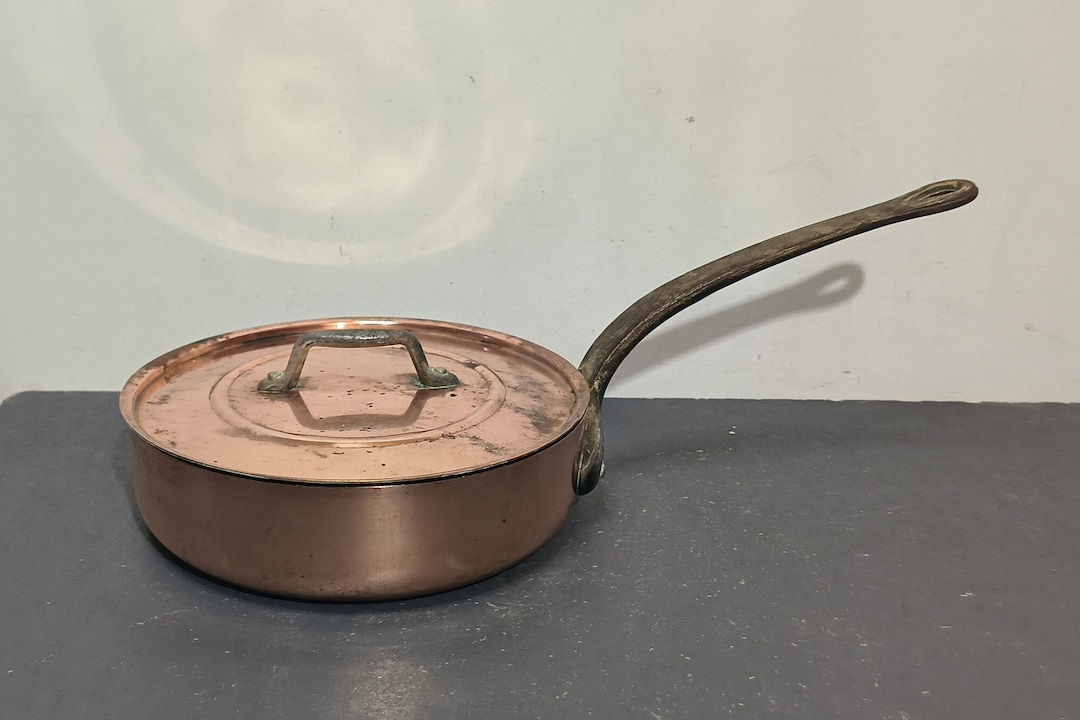 Ancienne Cocotte Ovale En Cuivre Vierzon Fabriquée En France Avec Couvercle