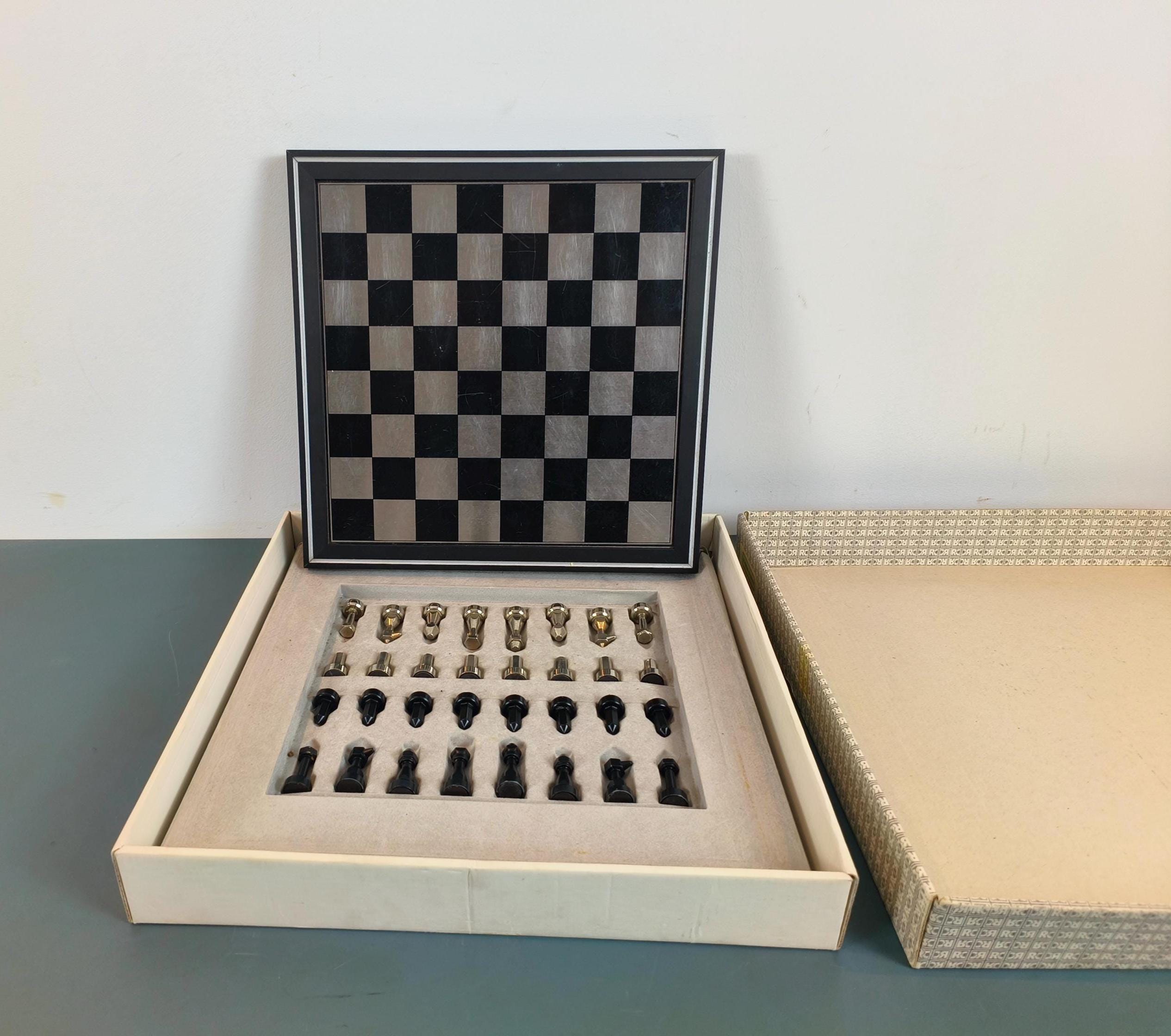 Jeu D'échecs De Voyage Vintage Giroform – Compact Et Rétro