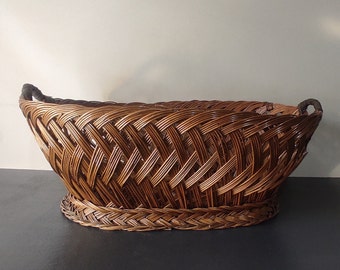 Old large real wicker basket, laundry basket, bassinet, woven basket, wastebasket, wickerwork France