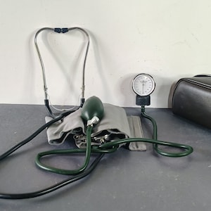 Vintage blood pressure monitor -  France