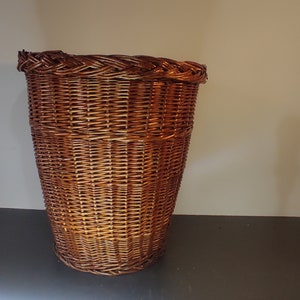 Ancienne grande corbeille en osier vernis, panier à linge, vannerie, rotin, rangement, made in France zdjęcie 6