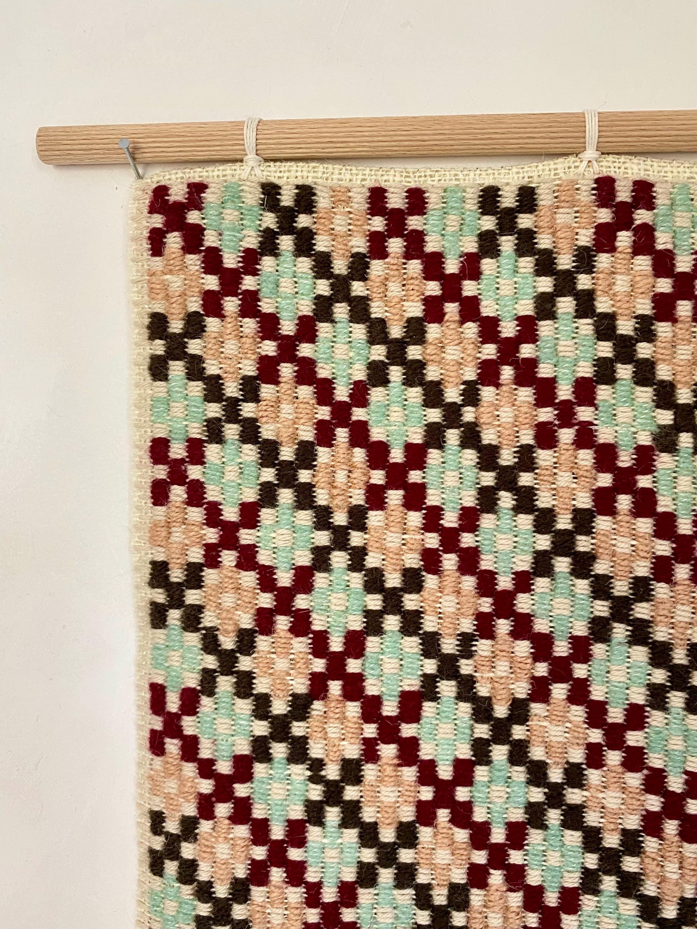 Tenture Murale Crochet Vintage – Licorne Ailée – Marron Et Blanc – 90x120 Cm