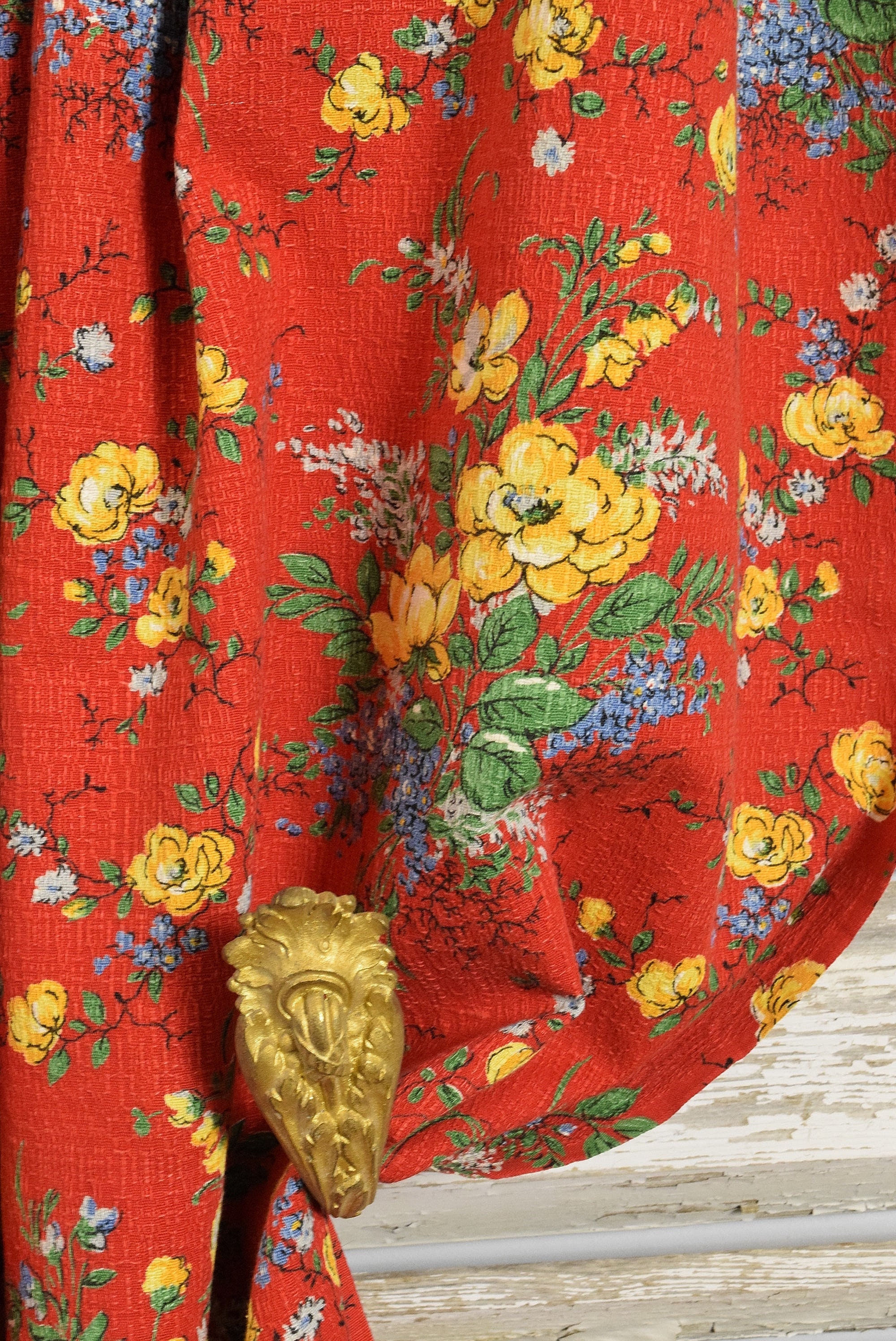Plutôt Jolly Pair Long Vintage Français Rideaux de Coton Floral Rouge/Drapes Circa 1930