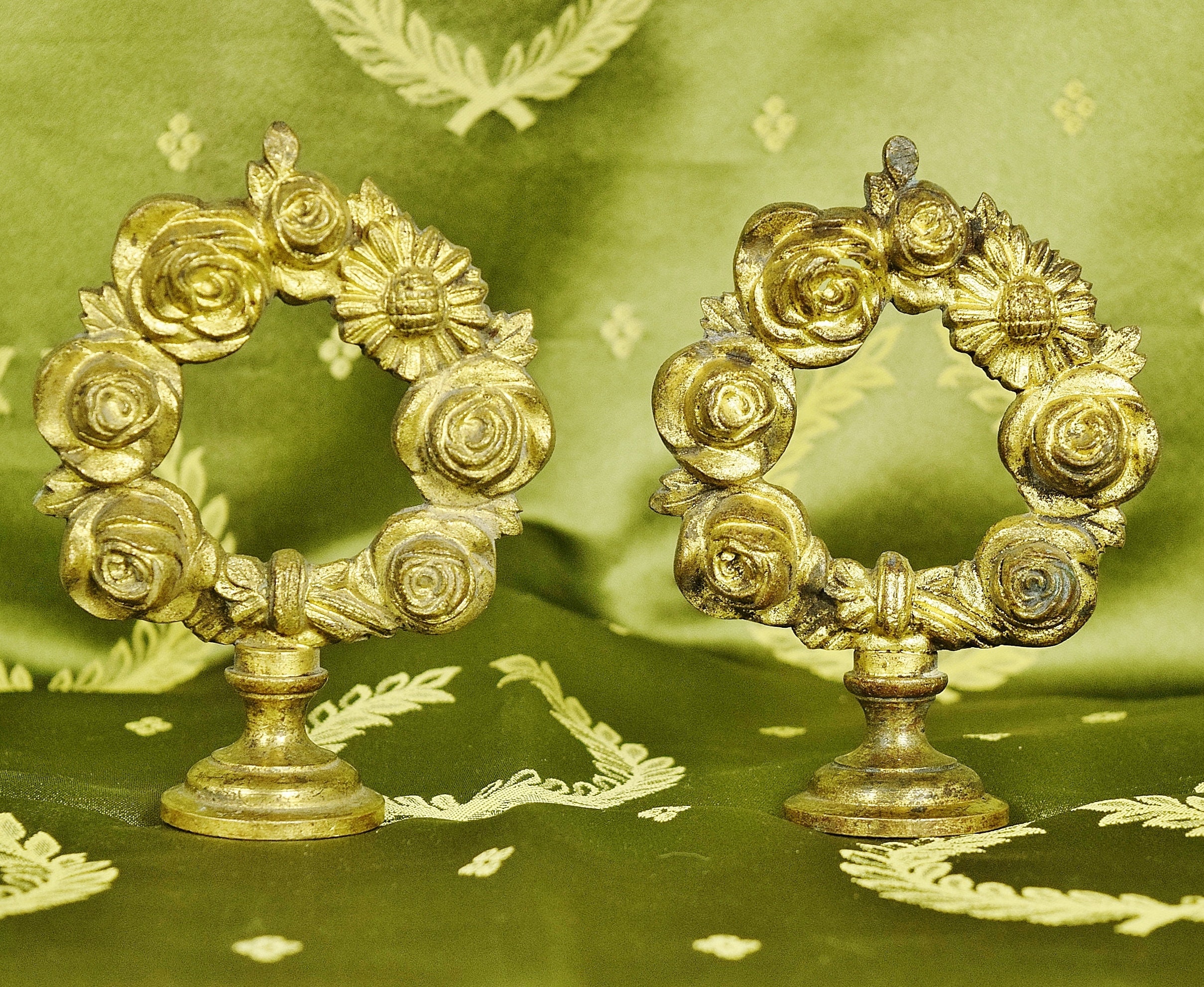 Belle Grande Paire Antique Français Château Rideaux Poteaux Finials, Roses, Fleurs, 19Ème Siècle