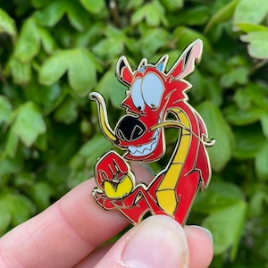 Mushu with Candy enamel pin - hard enamel pin - Mulan Mushu - Disney inspired pin