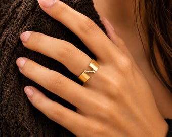 Diagonal Spark Ring, Gold-Tone Stainless Steel Wide Band with Cubic Zirconia, Geometric Cutout Design