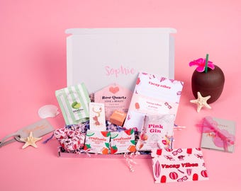 Travel Essentials Kit. Pink Holiday Minis Gift Box. Travel  display picture 1