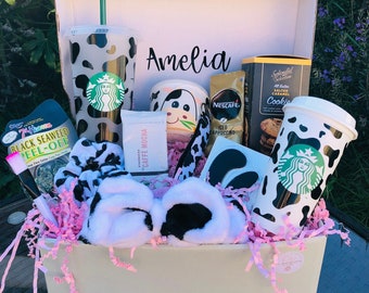 PANIER POUR AMOUREUX DE LA VACHE | Starbucks | Dorloter de luxe | Tasse froide | Panier cadeau | Réutilisable | Pâques | Anniversaire | Meuh | Vaches | Imprimé vache