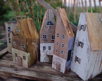 Holzhäuser bemalt altes Holz Gartendeko Wohndeko Handbemalt Unikat rustikal