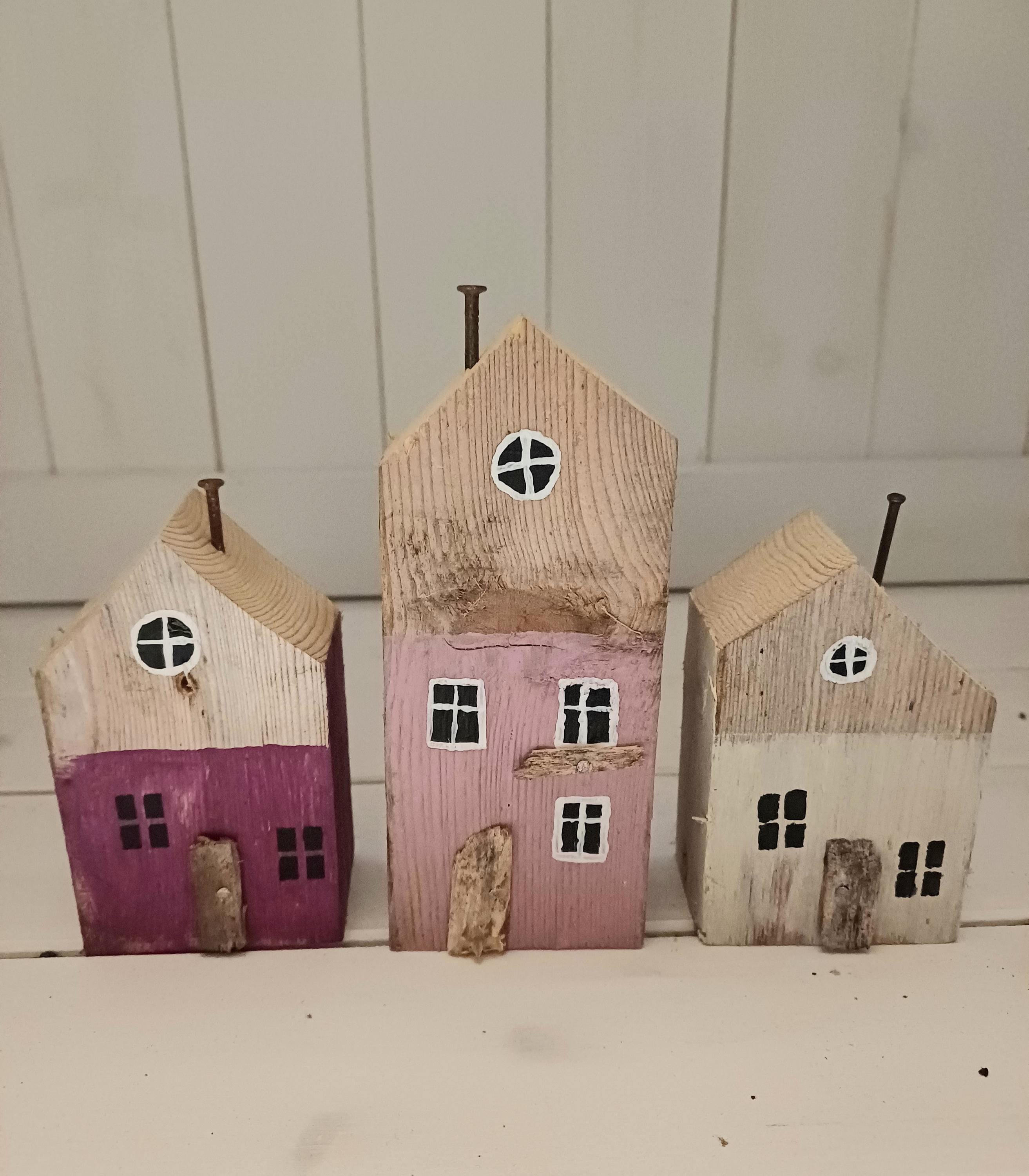 3er Set Holzhäuser | Frühlingsdeko handbemalt | Holzhausdeko für drinnen & draußen | Gartendeko wetterfest | Geschenkidee | minimalistisch