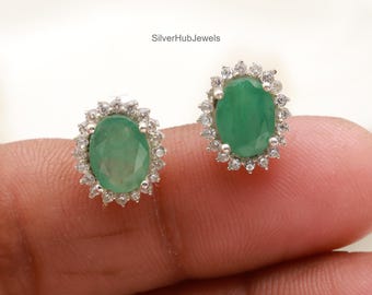 Naturlig smaragd örhänge i silver, elegant bohemiskt smycke, present till henne