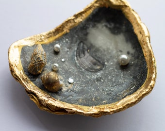 Black Oyster Shell Trinket Dish, with Gold, Silver, or Bronze Trim. Makes a Beautiful Decoration or Ring Dish. Perfect Engagement Present