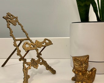 Vintage Brass Floral  Easel / Small Brass Art Stand / floral brass Frame Easel  /vintage easel for small art display / vintage brass stand