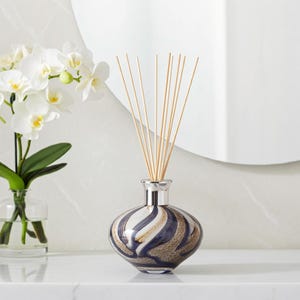 Reed Diffuser Mundgeblasenes Glas Oval Creme Blau Effekt