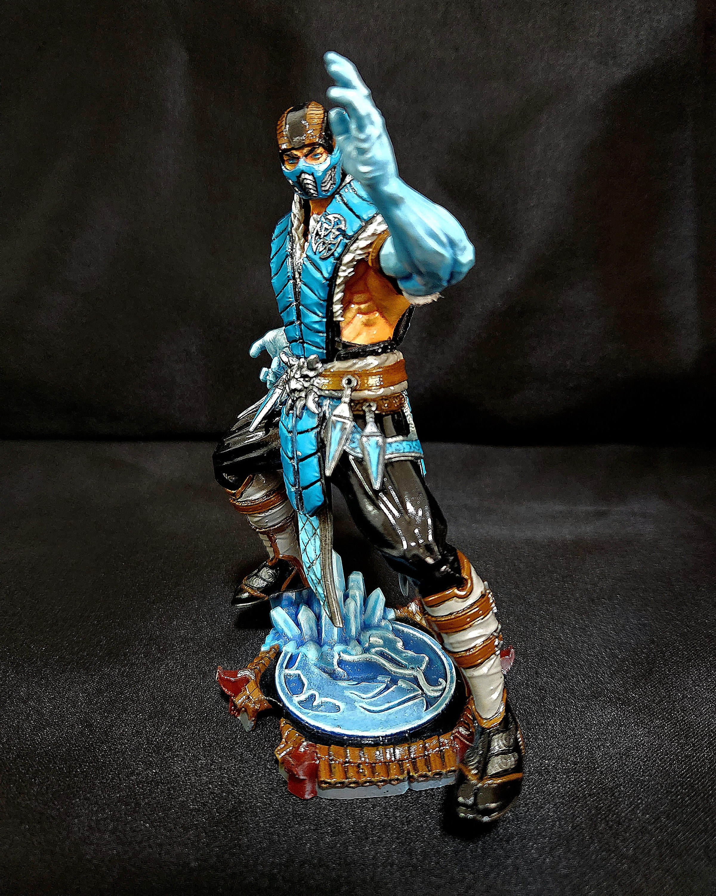 Mortal Kombat Shao Kahn statue  Statue, Character statue, Mortal kombat