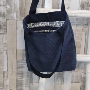 Schlichte Cordtasche in Marine | Schultertasche | Einkaufstasche |  Boho Style | Einkaufstasche mit Innentaschen