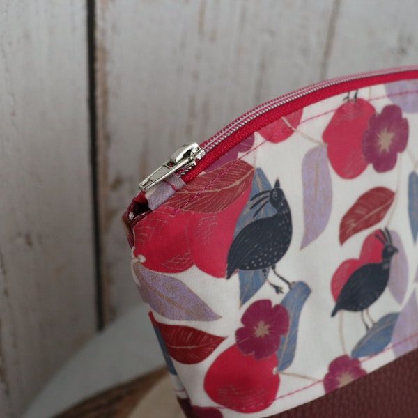 Toiletry bag made of oilcloth & faux leather